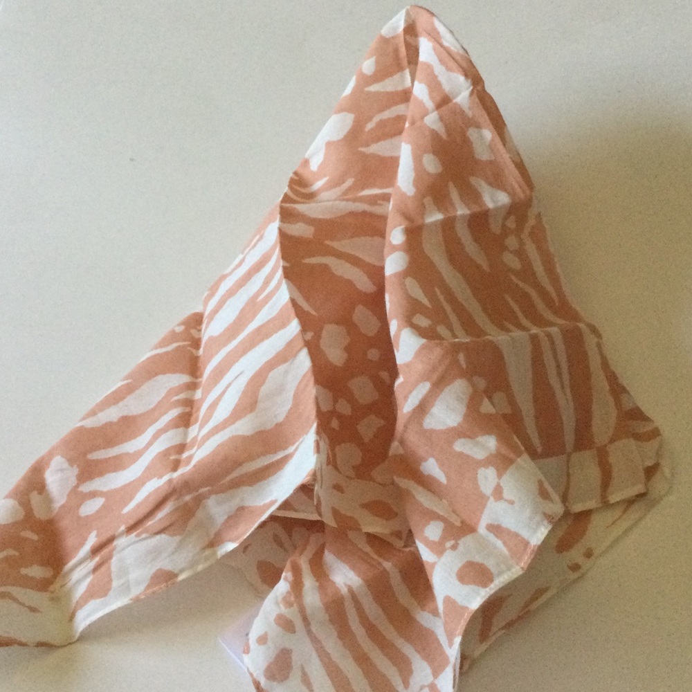 MADEWELL ORGANIC COTTON BANDANA CLAY AND WHITE MIXED ANIMAL PRINT NWOT - Picture 6 of 10